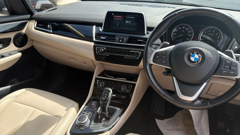BMW 2 Series 220i Luxury 5dr DCT Petrol Hatchback